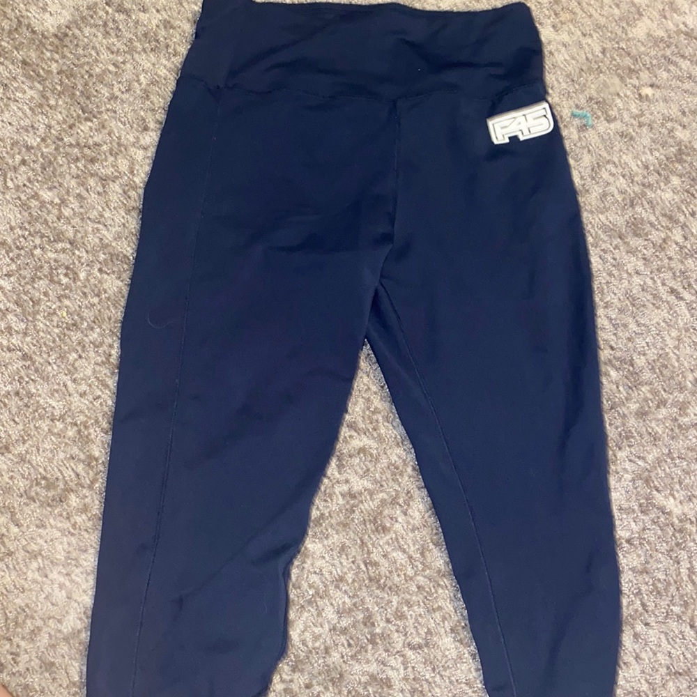 F45 capri leggings